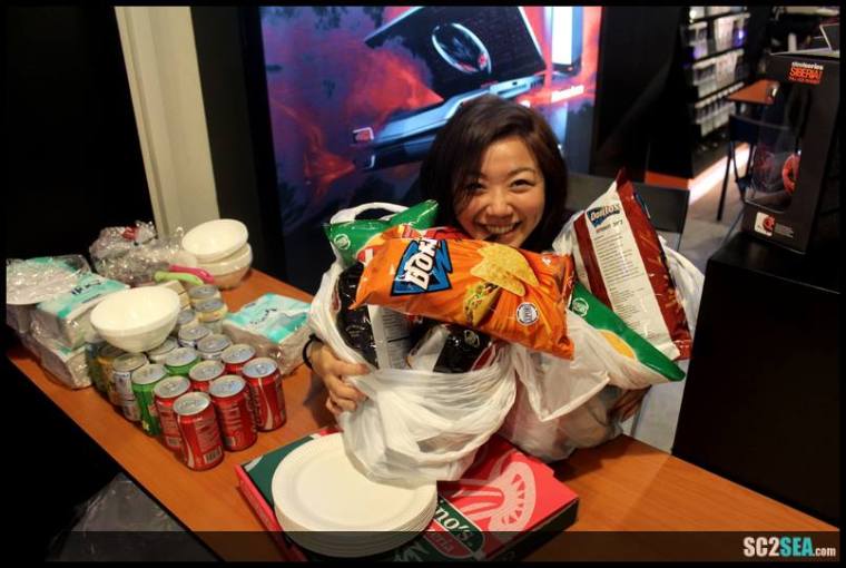 600422_565447920174739_1966690013_n